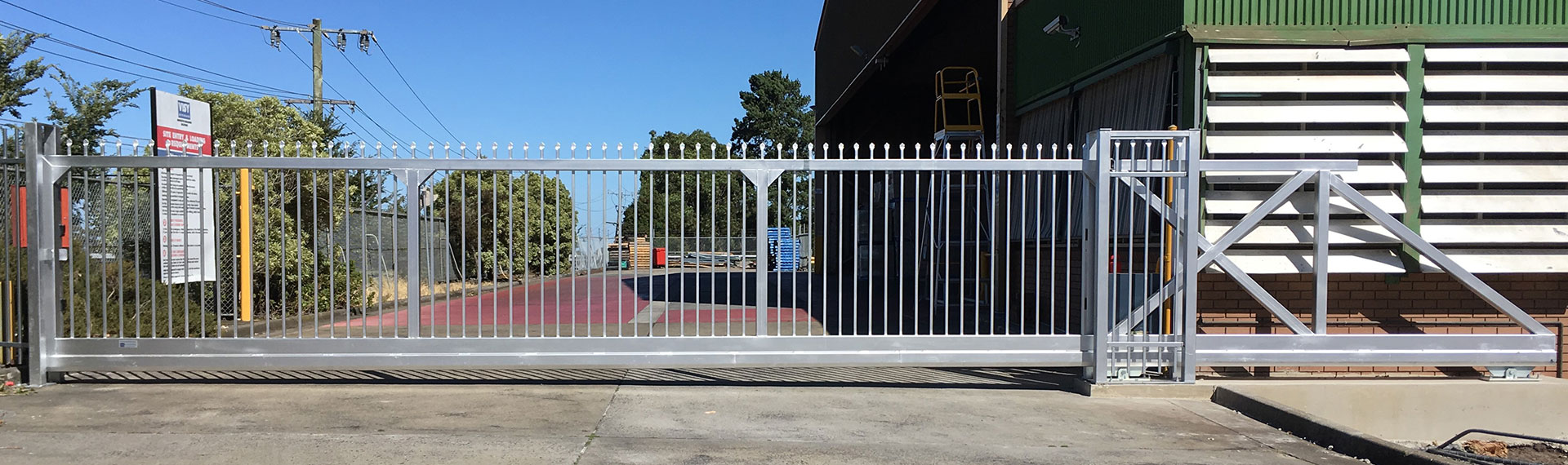 Cantilever slide gate