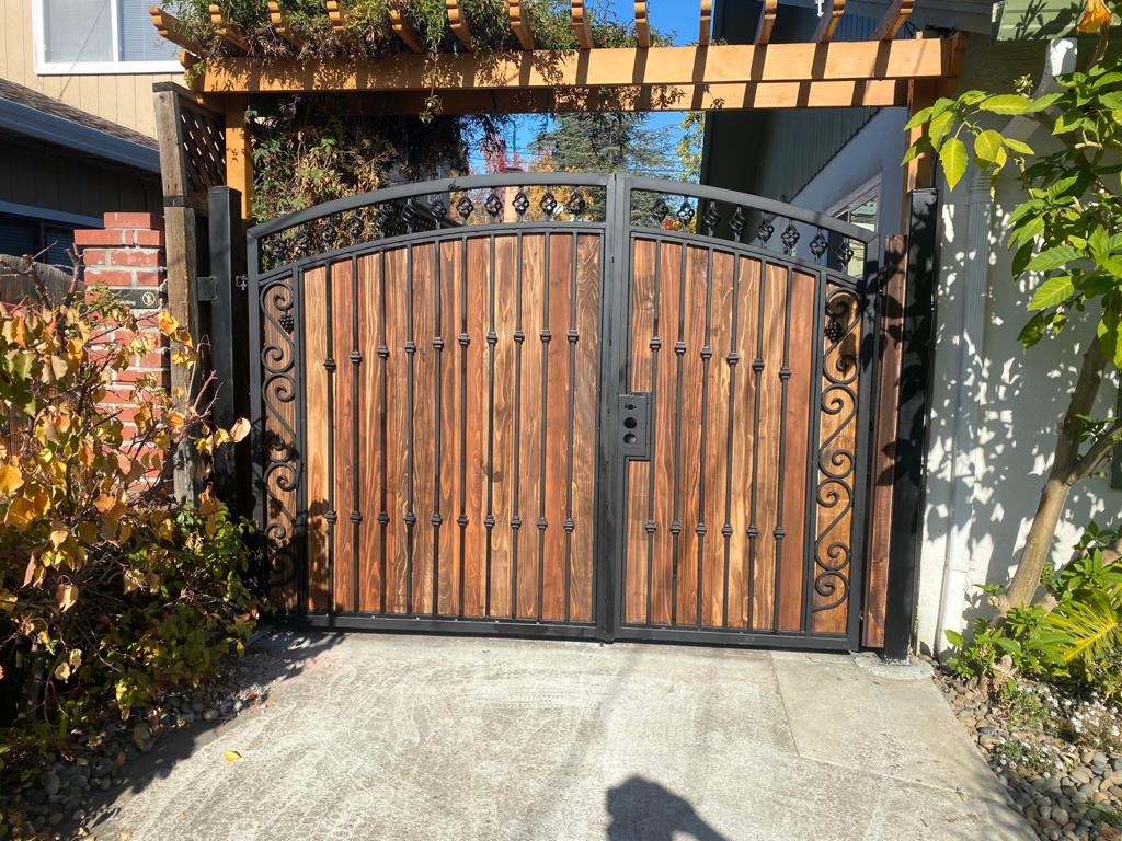 Custom manual gate fabrication