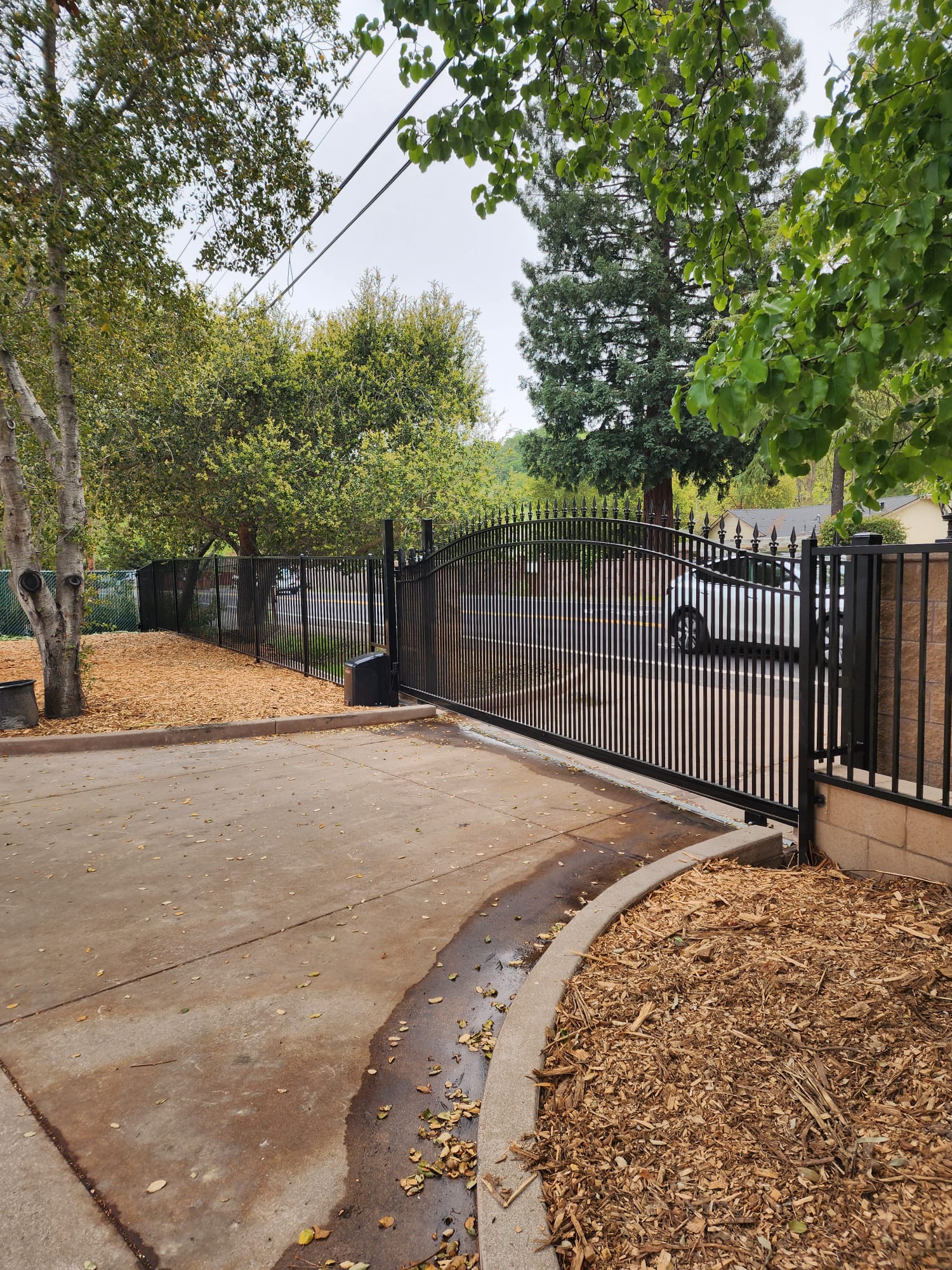 Slide gate